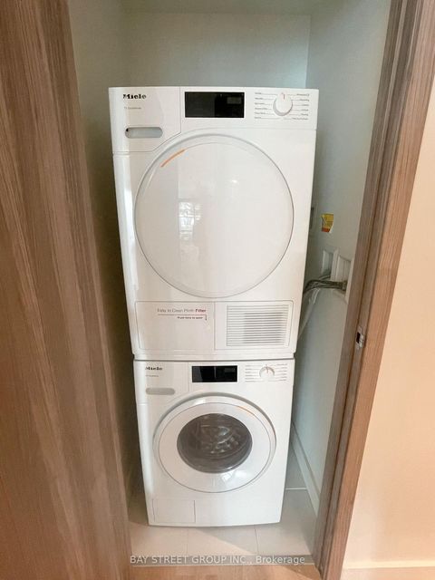 Photo 10 at 707 - 85 Mcmahon Drive, Bayview Village, Toronto