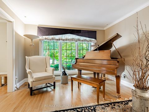 Photo 3 at 88 Ames Circle, Don Mills, Toronto