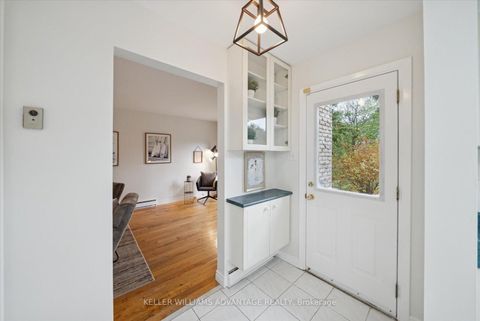 Photo 9 at 11 Castle Hill Drive, Sullivan, Toronto