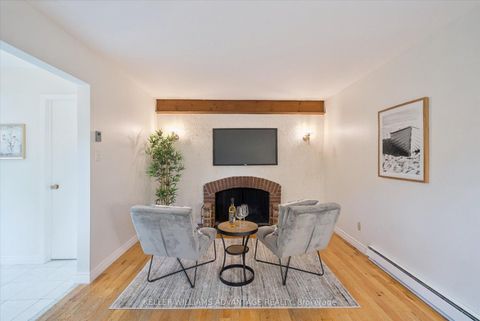 Photo 10 at 11 Castle Hill Drive, Sullivan, Toronto