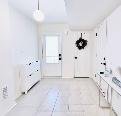 Photo 5 at 14 McGrath Avenue, Rural Richmond Hill, Richmond Hill