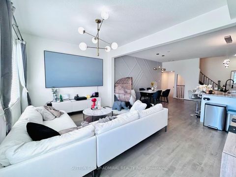 Photo 11 at 14 McGrath Avenue, Rural Richmond Hill, Richmond Hill