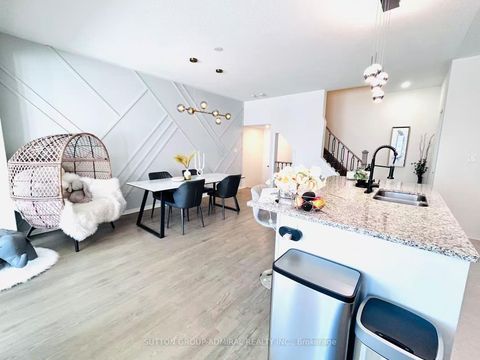 Photo 12 at 14 McGrath Avenue, Rural Richmond Hill, Richmond Hill