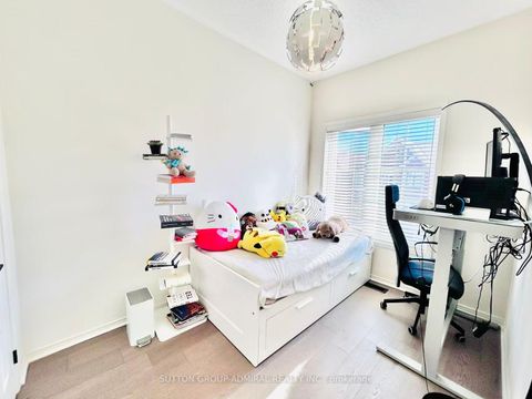 Photo 26 at 14 McGrath Avenue, Rural Richmond Hill, Richmond Hill