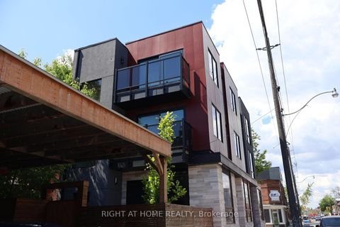 Photo 3 at 218 Jane Street, Lambton Baby Point, Toronto