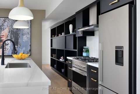 Photo 6 at 218 Jane Street, Lambton Baby Point, Toronto