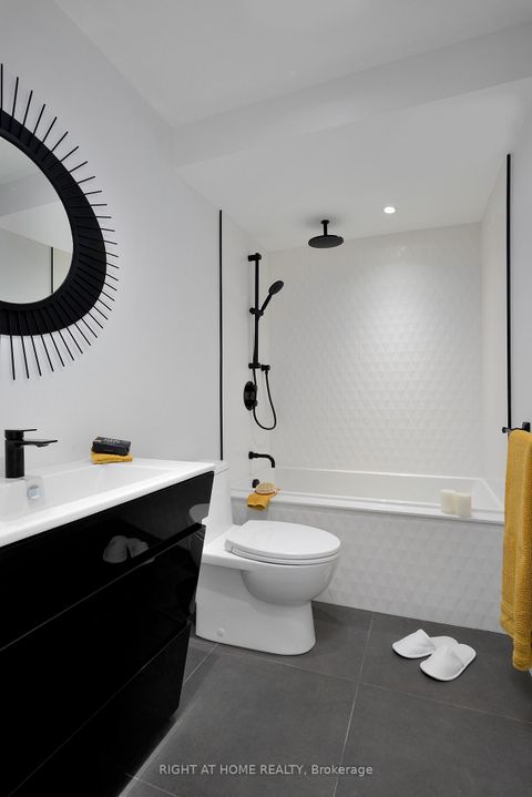 Photo 7 at 218 Jane Street, Lambton Baby Point, Toronto