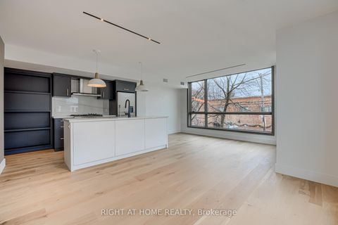 Photo 8 at 218 Jane Street, Lambton Baby Point, Toronto