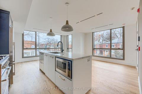 Photo 10 at 218 Jane Street, Lambton Baby Point, Toronto