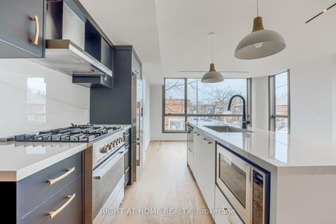 Photo 11 at 218 Jane Street, Lambton Baby Point, Toronto