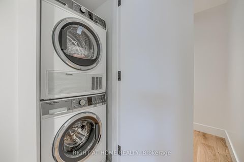 Photo 14 at 218 Jane Street, Lambton Baby Point, Toronto