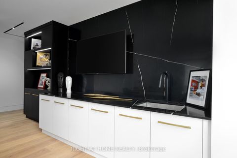 Photo 18 at 218 Jane Street, Lambton Baby Point, Toronto