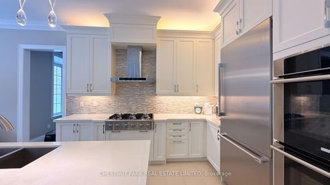 Photo 7 at 92 Heintzman Crescent, Patterson, Vaughan