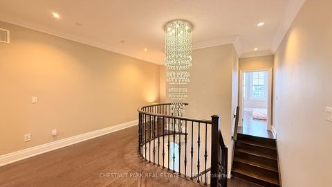 Photo 15 at 92 Heintzman Crescent, Patterson, Vaughan