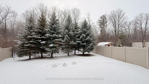 Photo 42 at 92 Heintzman Crescent, Patterson, Vaughan