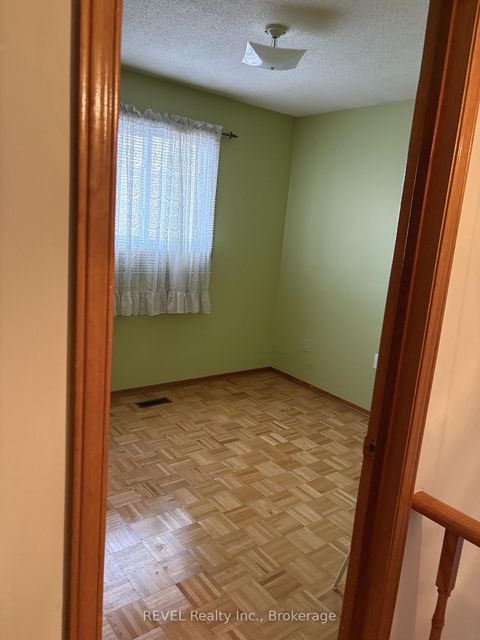 Photo 7 at 78 Ashburn Crescent, East Woodbridge, Vaughan