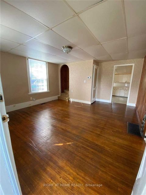 Photo 2 at 7870 Yonge Street, Stroud, Innisfil