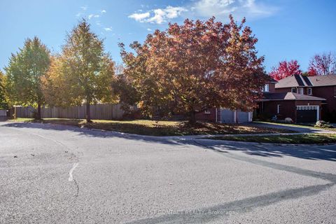 Photo 2 at 63 Gore Drive, Ardagh, Barrie