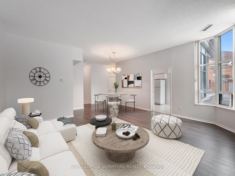 Photo 2 at 102 - 5 Emerald Lane, Yorkhill, Vaughan