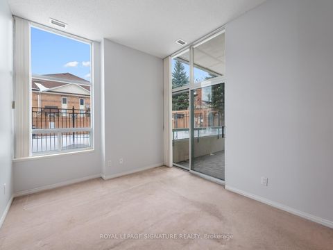 Photo 9 at 102 - 5 Emerald Lane, Yorkhill, Vaughan