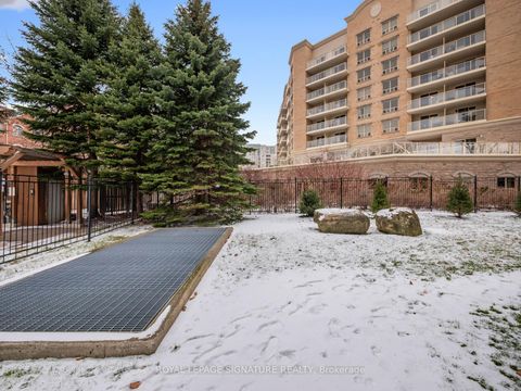 Photo 24 at 102 - 5 Emerald Lane, Yorkhill, Vaughan