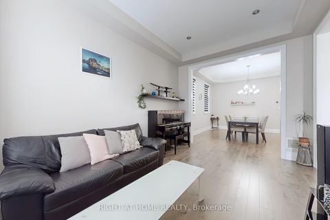 Photo 6 at 421 Ginger Gate N, GO Glenorchy, Oakville