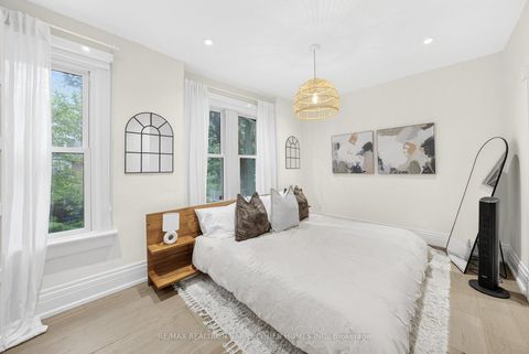 Photo 17 at 198 Macpherson Avenue, Annex, Toronto