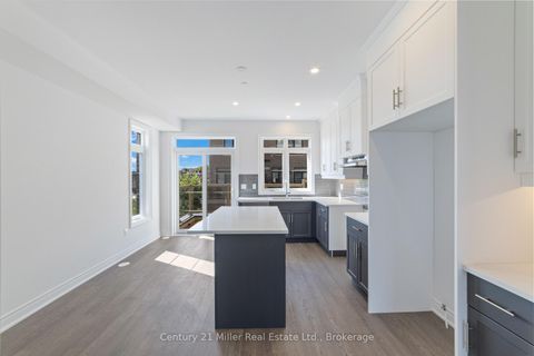 Photo 4 at 42 - 2140 Trafalgar Road, RO River Oaks, Oakville