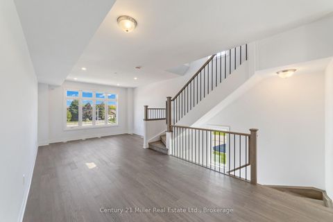 Photo 10 at 42 - 2140 Trafalgar Road, RO River Oaks, Oakville