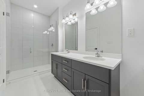 Photo 23 at 42 - 2140 Trafalgar Road, RO River Oaks, Oakville