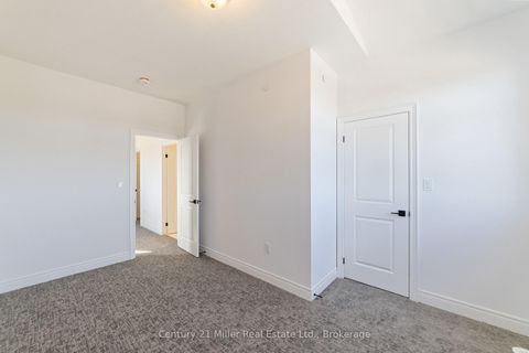 Photo 25 at 42 - 2140 Trafalgar Road, RO River Oaks, Oakville