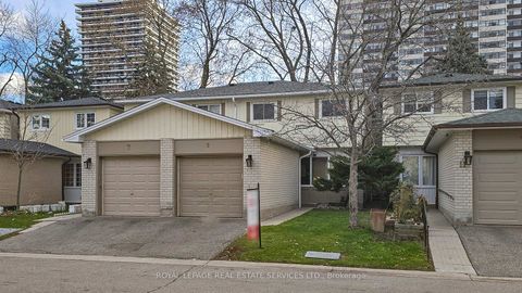 Photo 0 at 33 - 9 Plum Tree Way, Branson, Toronto