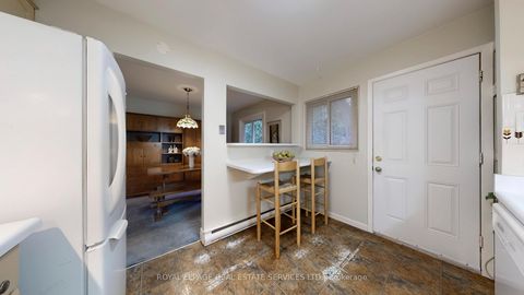 Photo 7 at 33 - 9 Plum Tree Way, Branson, Toronto