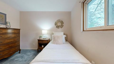 Photo 11 at 33 - 9 Plum Tree Way, Branson, Toronto