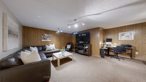 Photo 14 at 33 - 9 Plum Tree Way, Branson, Toronto