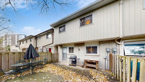 Photo 17 at 33 - 9 Plum Tree Way, Branson, Toronto