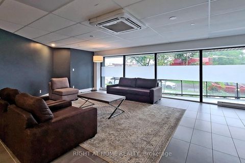 Photo 3 at 620 - 1 Falaise Road, West Hill, Toronto