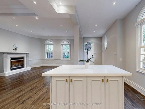 Photo 11 at 68 Regent Street, Mill Pond, Richmond Hill