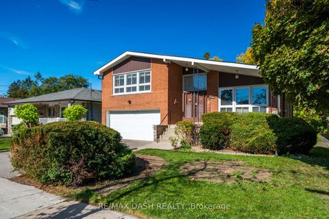 Photo 2 at 48 Russfax Drive, Branson, Toronto