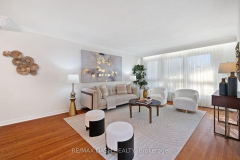 Photo 5 at 48 Russfax Drive, Branson, Toronto