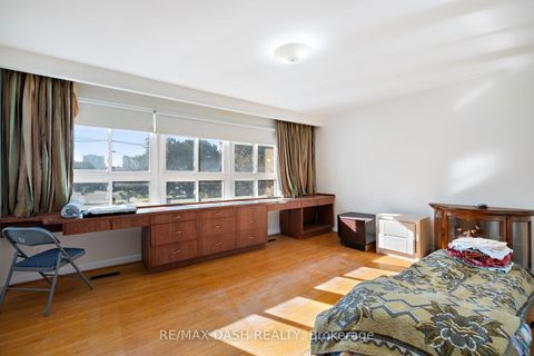 Photo 14 at 48 Russfax Drive, Branson, Toronto