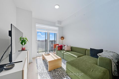 Photo 5 at 1411 - 30 Upper Mall Way, Brownridge, Vaughan