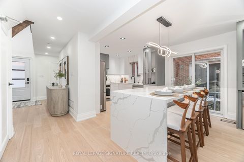 Photo 10 at 70 Oakmount Crescent, Glen Shields, Vaughan