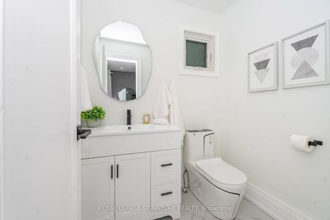 Photo 11 at 70 Oakmount Crescent, Glen Shields, Vaughan