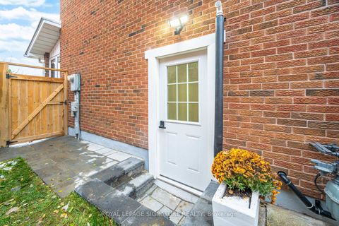 Photo 27 at 70 Oakmount Crescent, Glen Shields, Vaughan