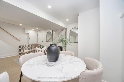 Photo 32 at 70 Oakmount Crescent, Glen Shields, Vaughan