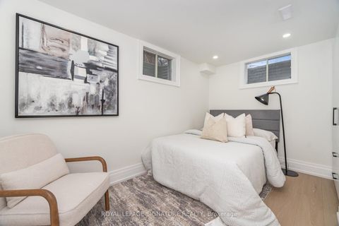 Photo 37 at 70 Oakmount Crescent, Glen Shields, Vaughan