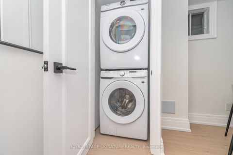 Photo 44 at 70 Oakmount Crescent, Glen Shields, Vaughan