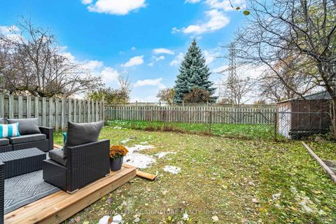 Photo 46 at 70 Oakmount Crescent, Glen Shields, Vaughan