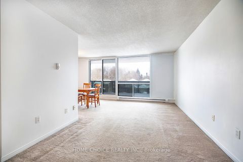 Photo 11 at 412 - 454 Centre Street, Central, Oshawa